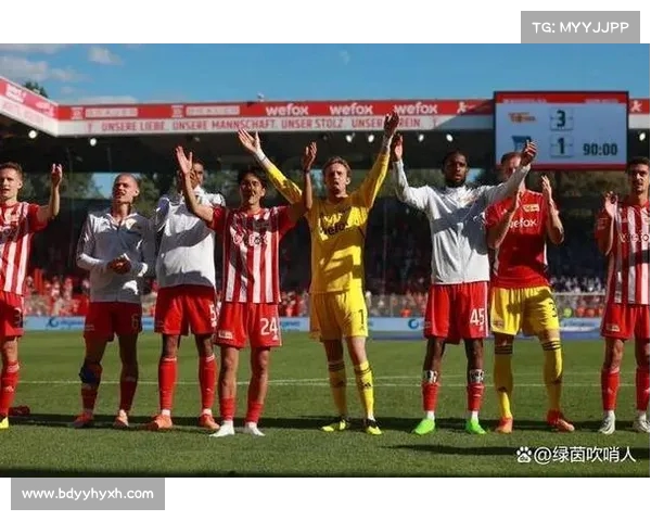 德甲联赛防守战术解析:从高压逼抢到区域防守的多样化运用 德甲联赛防守战术解析:从高压逼抢到区域防守的多样化运用